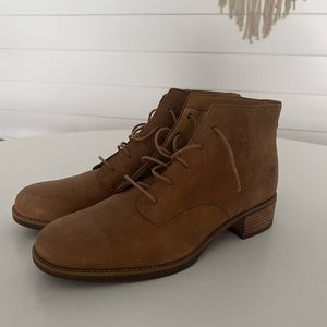 Timberland Beck with Lace-Up Chukka Leather Boots
